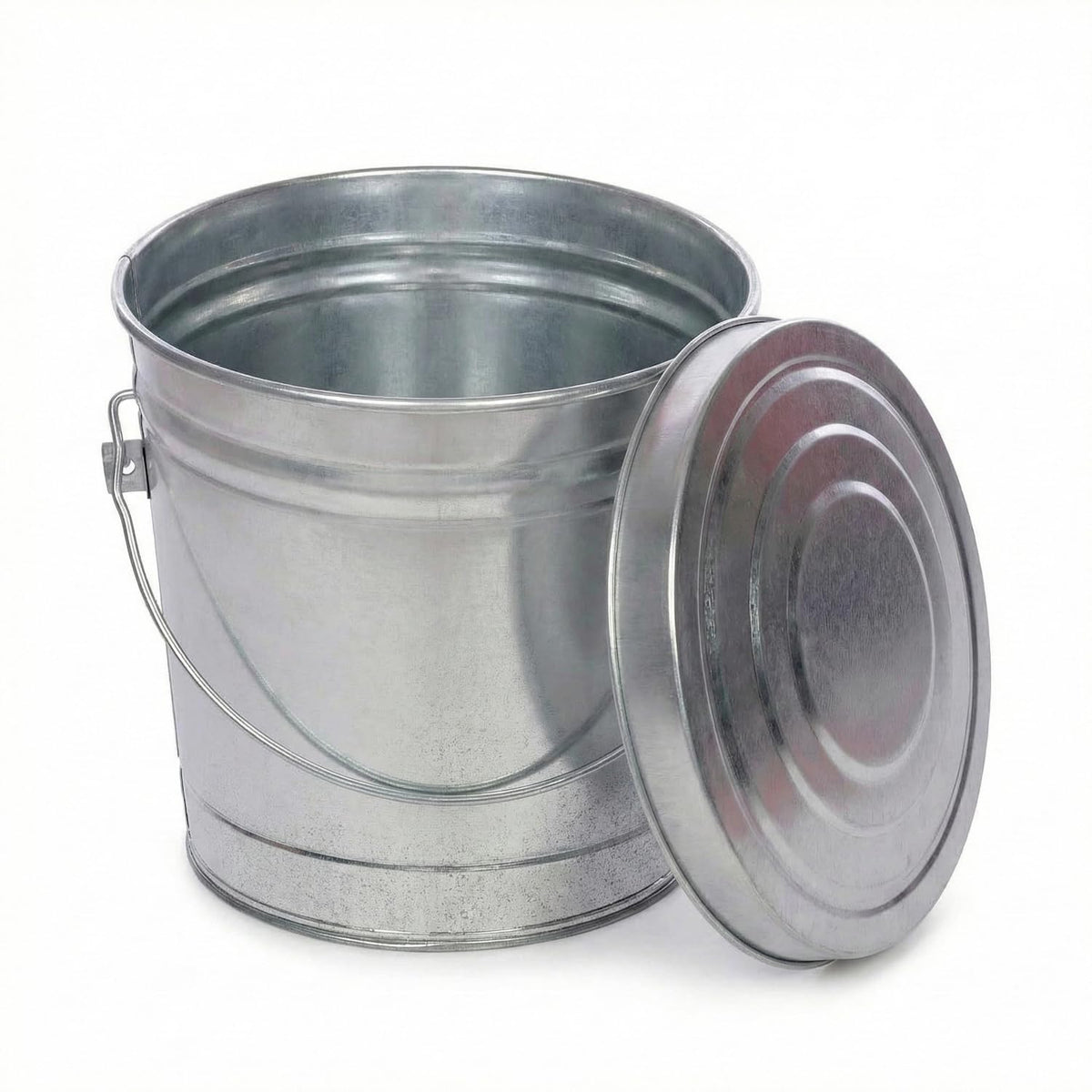 6 Gallon Galvanized Metal Trash Can with Locking Lid Z160